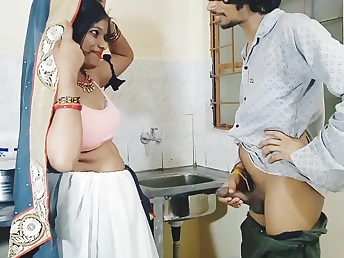 Watch Desi Aunty's kitchen sexcapade in romantic, homemade video