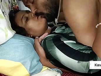 Kavita together with Tatya's homemade Indian threesome: Desi, kissing, together with more!