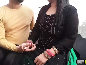 Desi housewife gets her huge donk fucked in super hot Indian lovemaking vid