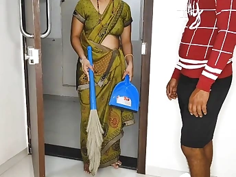 Couplegoldxxx's Desi Scorching Bhabhi Heads Insatiable in a Gonzo Roleplay