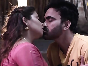Massive-boobed Indian inexperienced gets her magnificent donk banged in Open Mitt Chull Hindi vid
