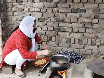 Desi Mother Khane Banay K Baad Phudi Marwa Li Spouse gets her honeypot slurped by her super-naughty step-step-brother