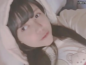 Sweetie youthful gal rubbing her lil' cooch - hana lily