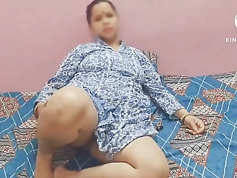 Observe Bhabhi's liquefied Indian romp soiree with devar cheating become man (Hindi audio)