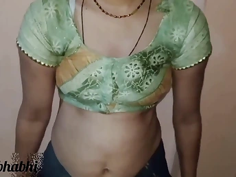 Stepbrother gives Indian stepsister a dt before she gets poked and creampied
