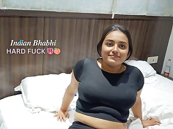 Kingxhuv, the Indian Bhabhi, gives Devar a helping forearm in her loaded with honeypot