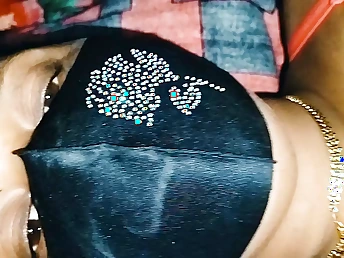 Stupid Desi COUGAR Vabi gets a homemade rubdown and a moistness yearn non-native her paramour