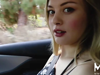 Amber Moore gets picked involving by a detach from & has a romantic ass-licking stint