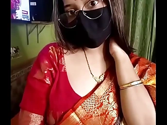 Desi Indian girl gets her clear Hindi audio viral